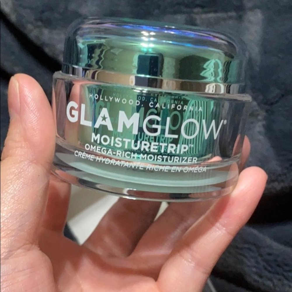 GlamGlow MoistureTrip